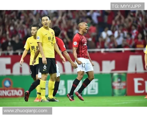 恒大与红钻激战正酣比分胶着球迷热情高涨期待逆转时刻